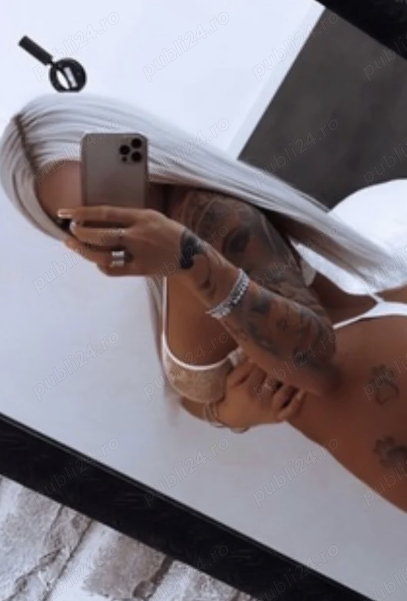 Blondă,siliconată! Fără grabă! Conf poze pe Wp 