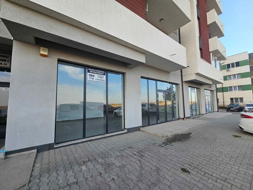 Spatiu comercial de inchiriat, 189 mp, zona cu vad, 7 locuri de parcare