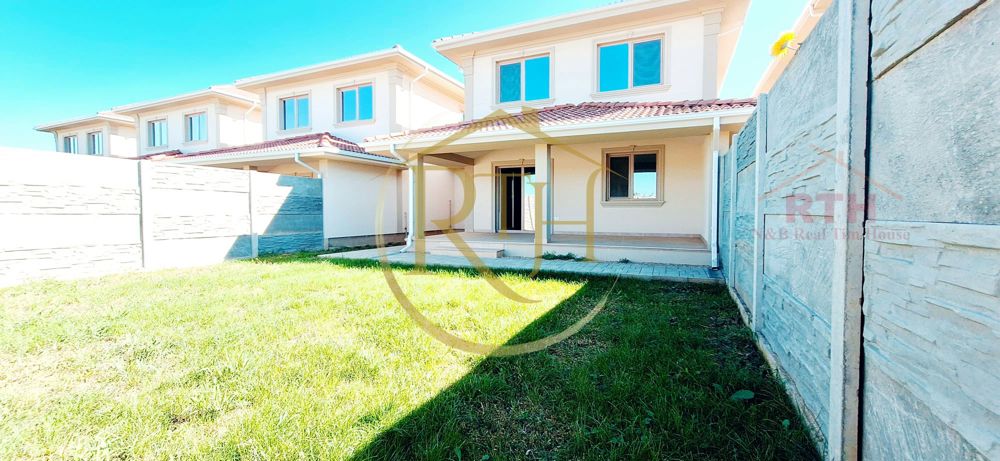 Oferim spre vanzare Duplex cu 5 camere situat in Giroc aproape de DAF