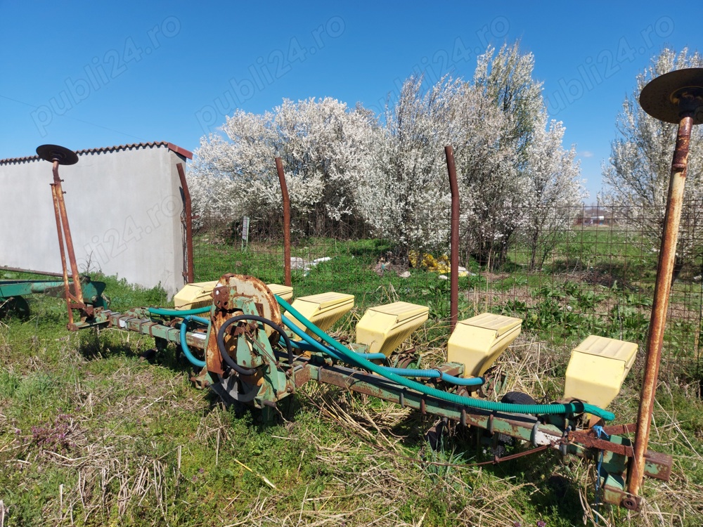 Semanatoare de porumb