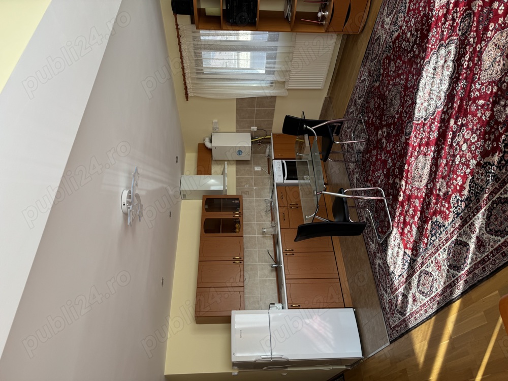 Vand apartament spatios, 2 camere, garaj si boxa in Sinaia