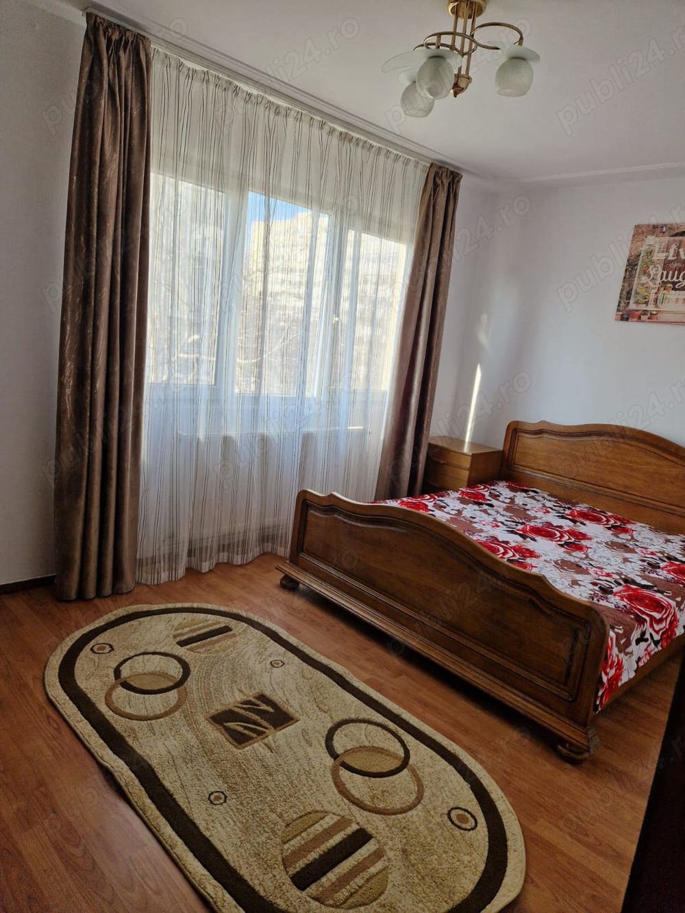 Închiriez Apartament