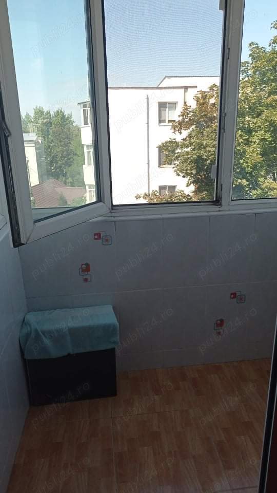 Inchiriez apartament