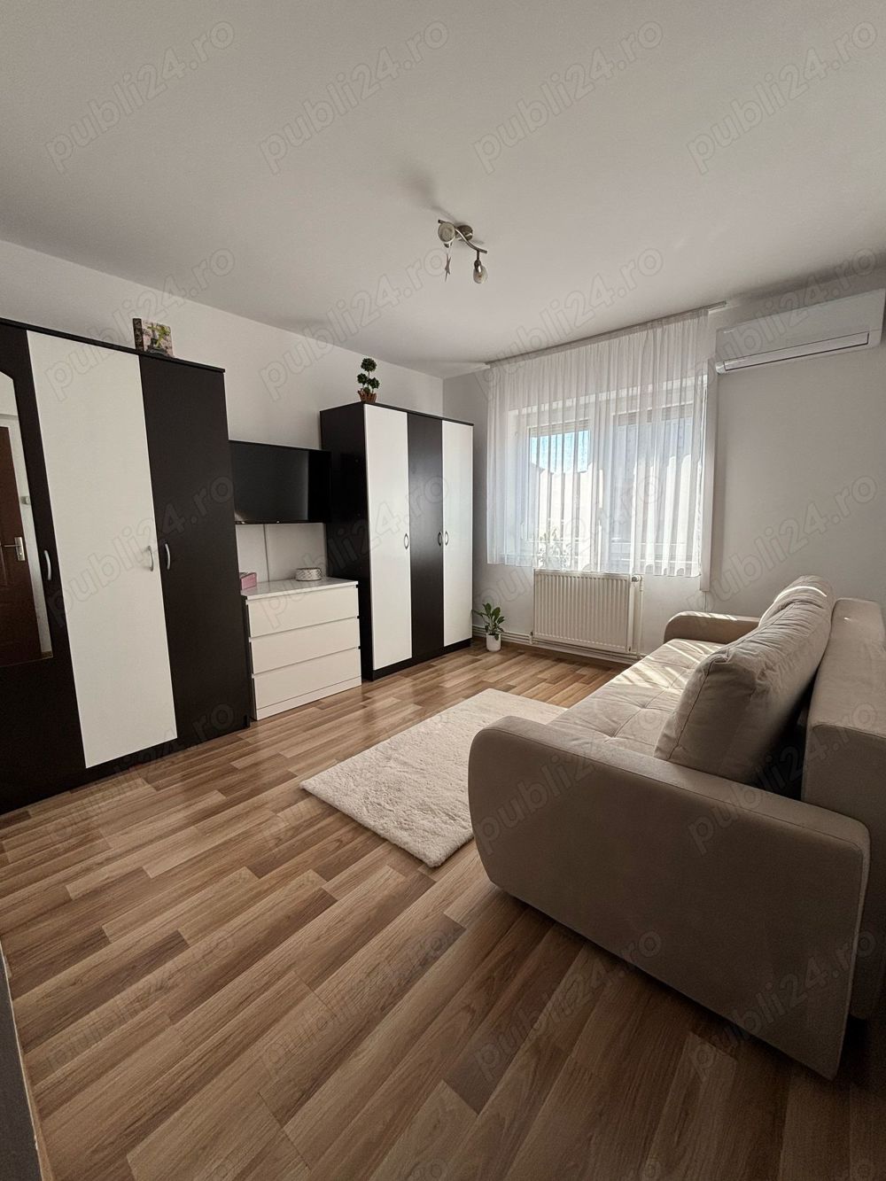 Vând apartament cu 2 camere decomandat Zona pompieri, Piața