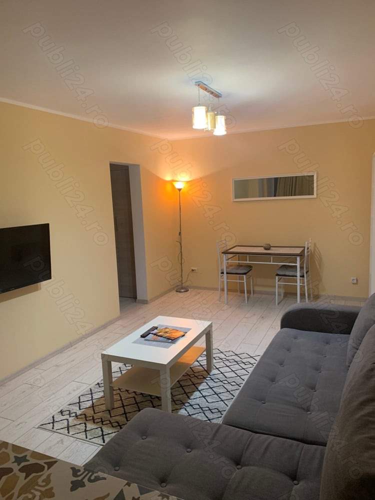 Inchiriez apartament cu 3 camere