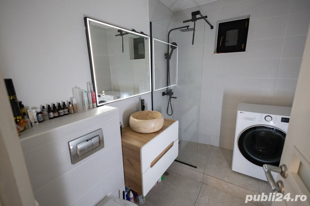 Apartament mobilat+pivnita, Medias