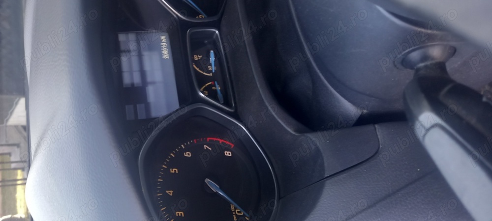 Vând Ford focus mk3 benzina