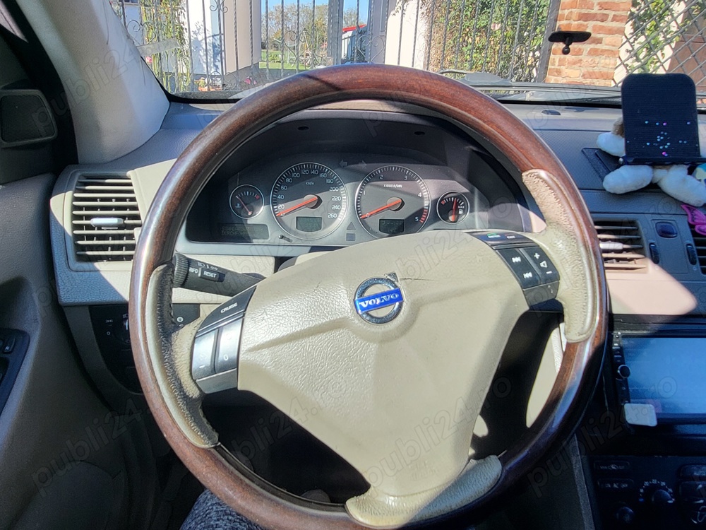 Vând volvo xc90