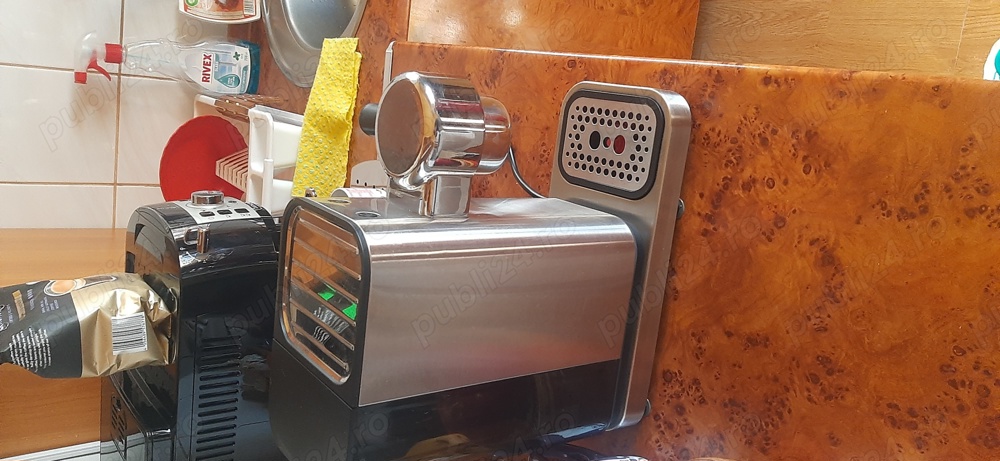Expresor de cafea (cafea măcinată).
