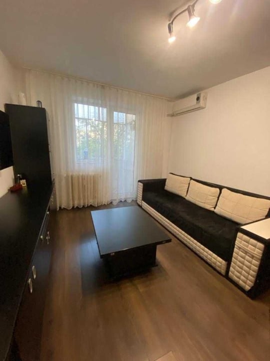 Apartament 3 camere de imchiriat Drumul Taberei lângă Frigocom