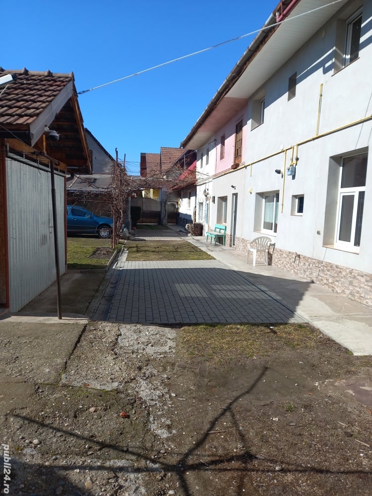 Direct propietar,vand casa 4 camere in Rasnov Central