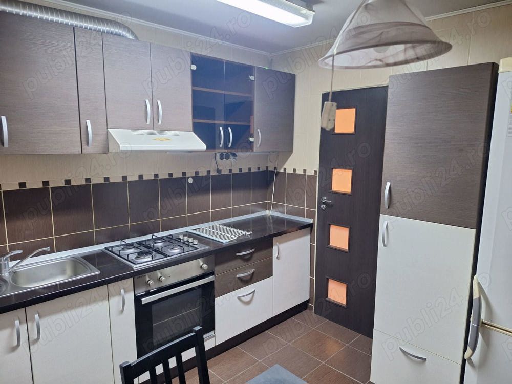 Închiriez apartament