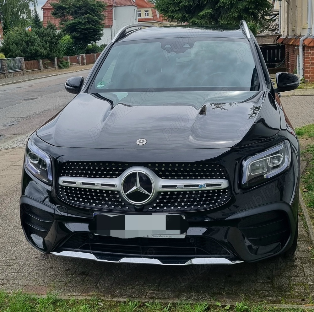 Masina mercedes glb 200