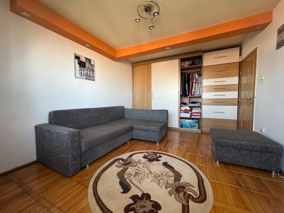 Apartament 3 camere, 55 mp utili, etaj 8/10, zona Calea Sagului