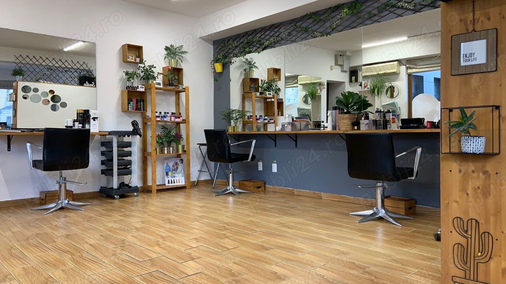 inchiriez post   scaun coafor ( hairstylist salon înfrumusetare )