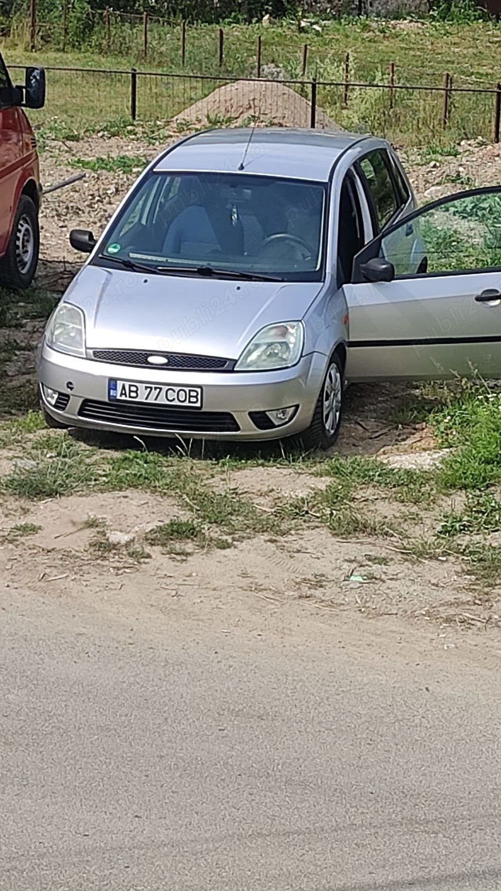 Dezmembrez sau Vând Ford fiesta 1.4TDCI