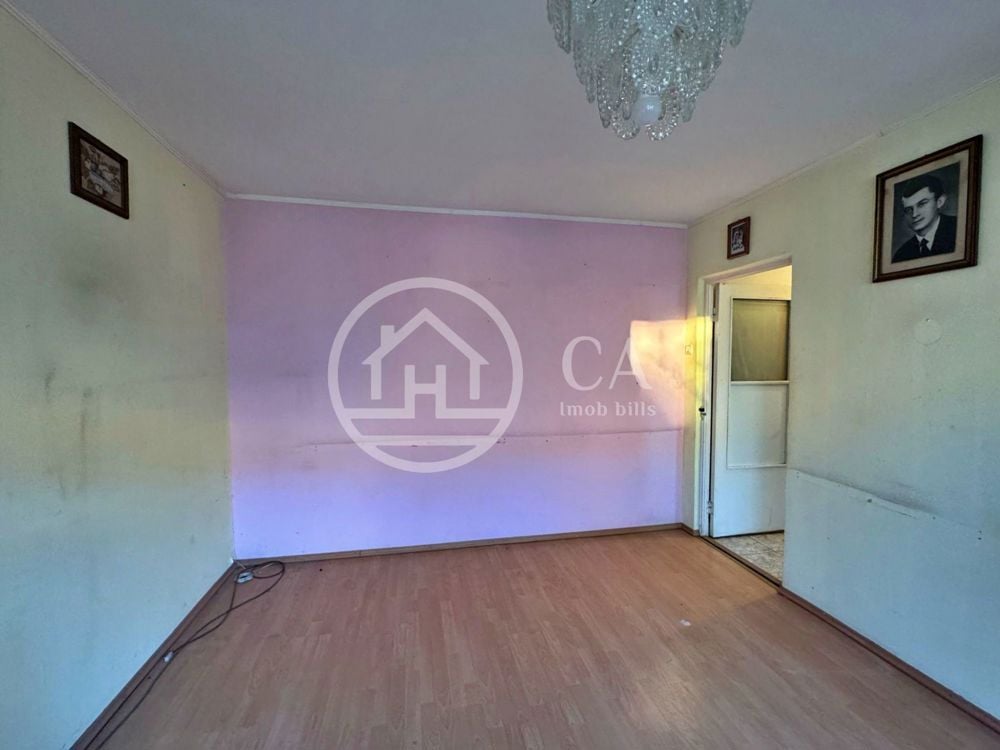 Apartament cu 2 camere de vanzare Str. Seleusului Zona Velenta,Oradea