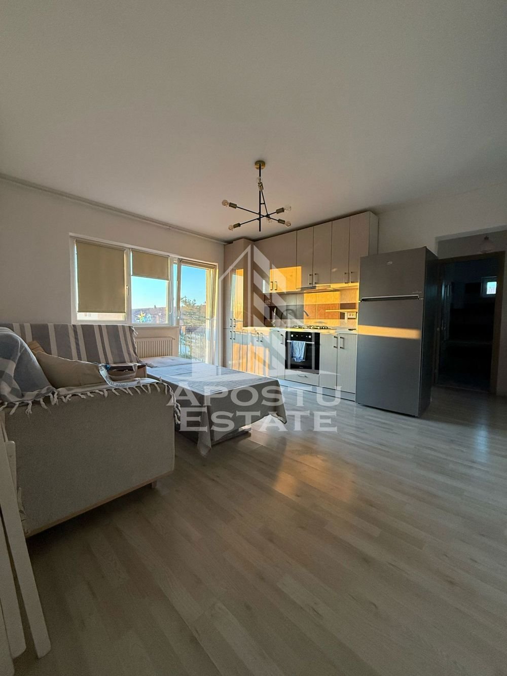 Apartament cu 3 camere, centrala proprie, clima, zona Lipovei