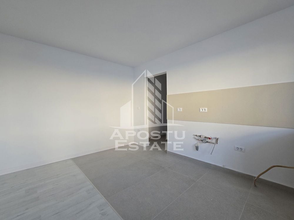 Apartament renovat cu 3 camere, open space, etaj intermediar, Lipovei