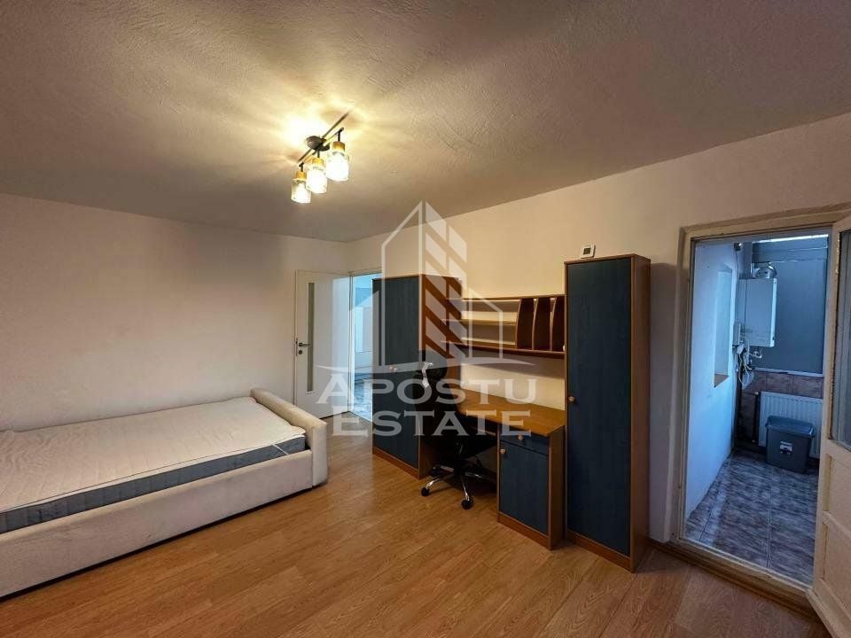 Apartament 2 camere, cetrala proproie, boxa, Luni/Complex