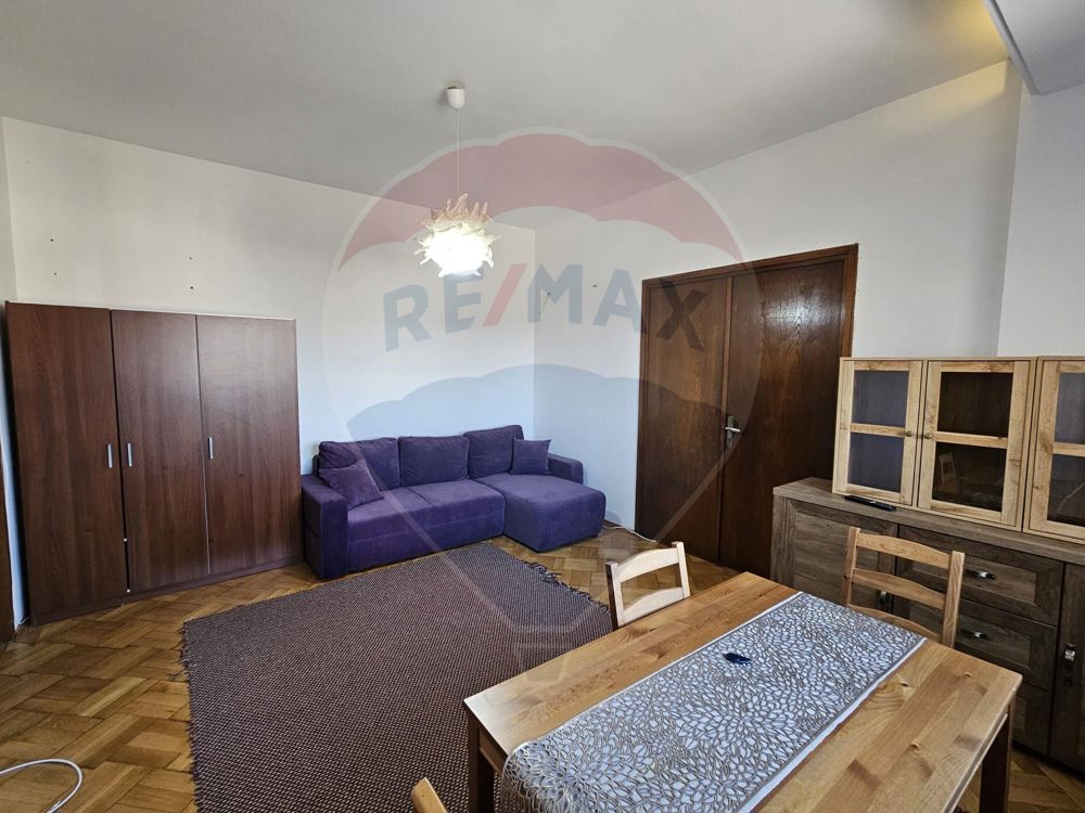 Apartament 2 camere de inchiriat zona Unirii cu centrala