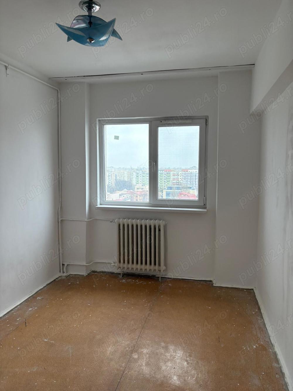 Vand apartament 3 camere decomandate , bloc anvelopat, la bulevard