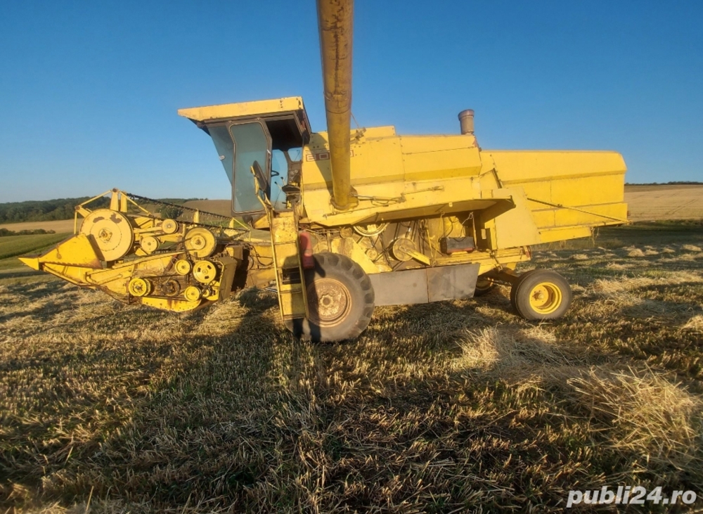 Combina agricola New Holland 8040