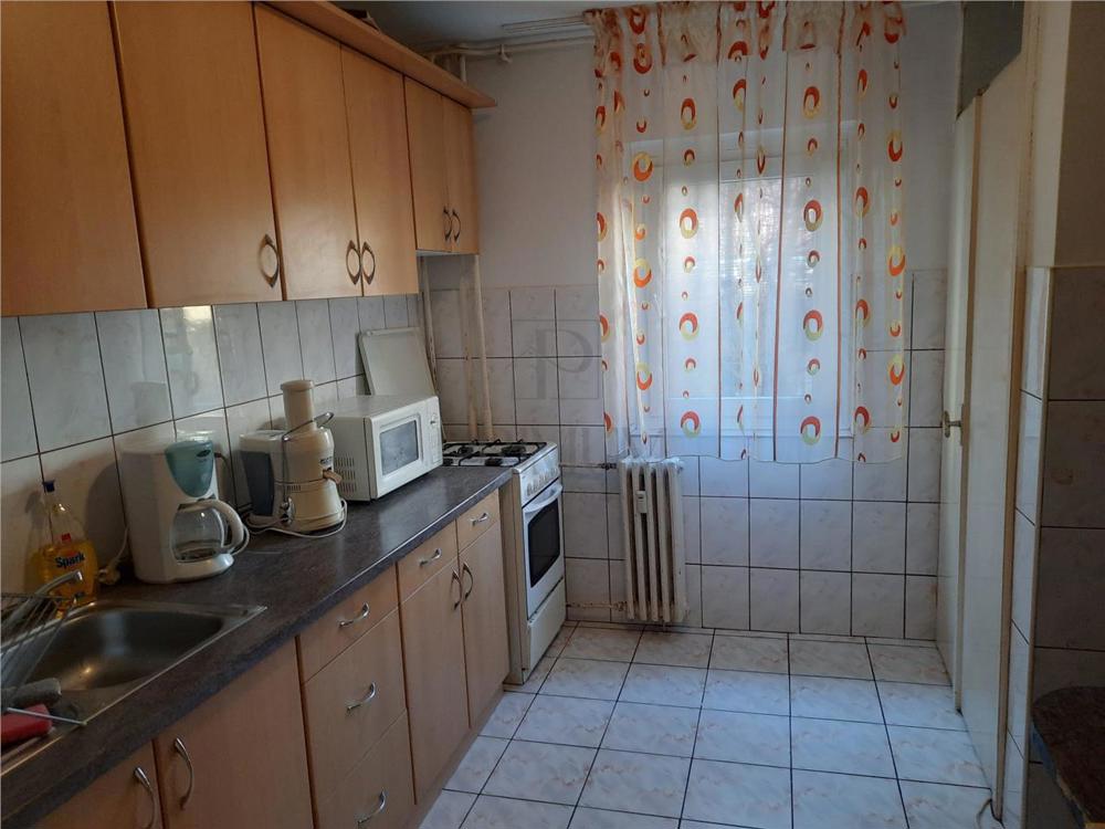 Apartament de inchiriat - 3 camere - Zona Complex