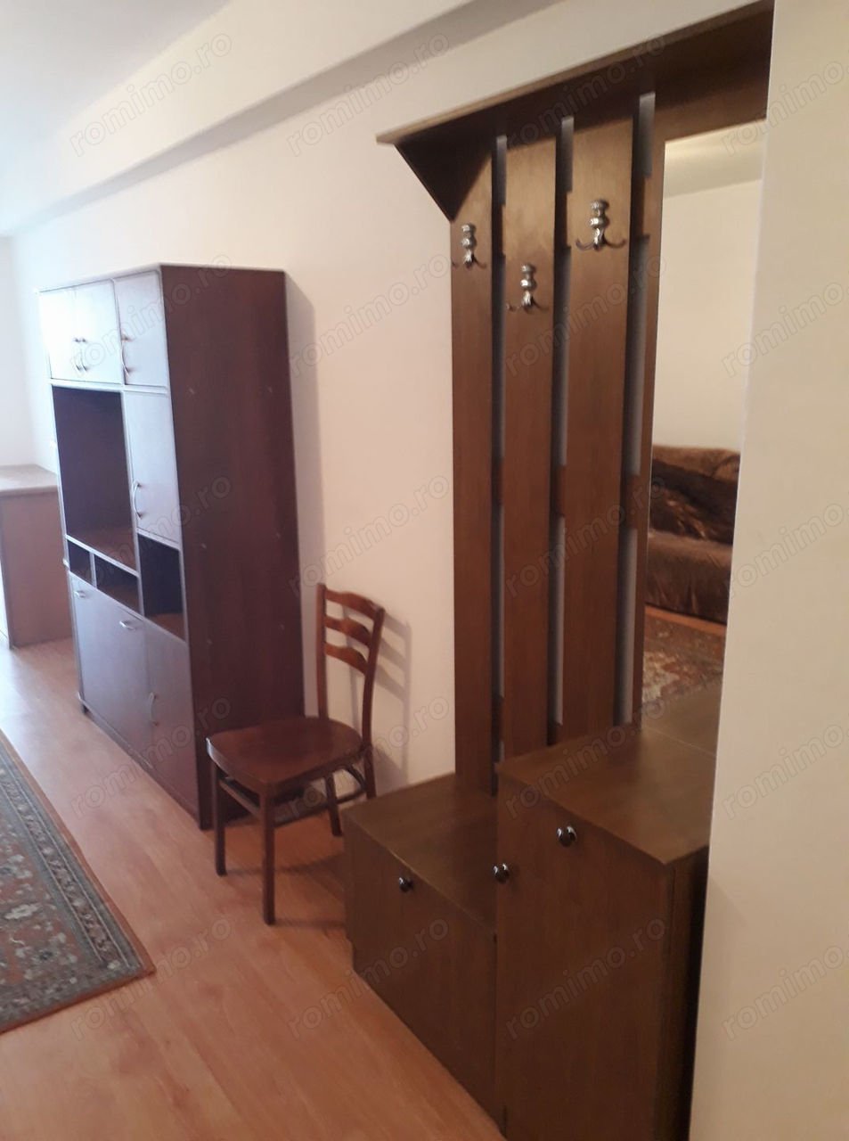 Apartament o camera de vanzare in zona Blascovici