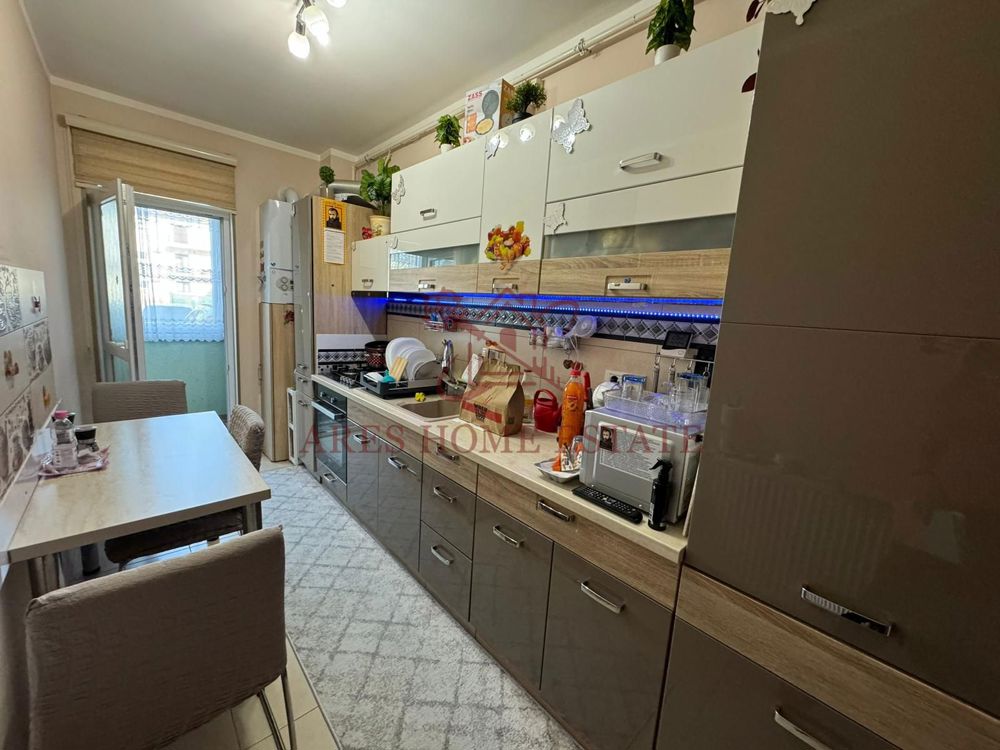 Apartament complet mobilat cu 3 camere în Giroc - 135,000 €