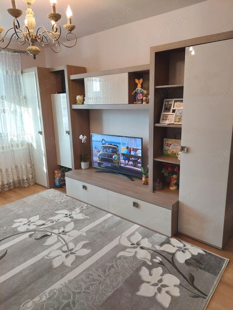 Apartament 2 camere semidecomandat in Vasile Aaron