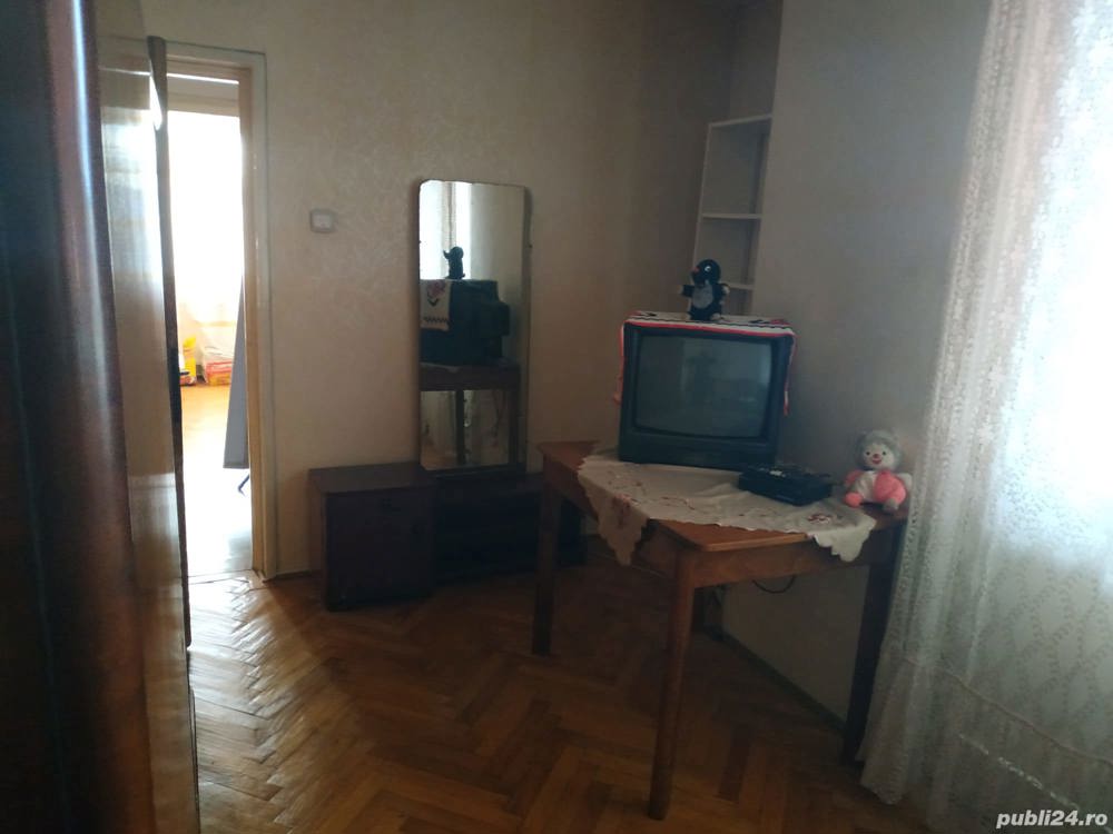 Vând apartament 3 camere