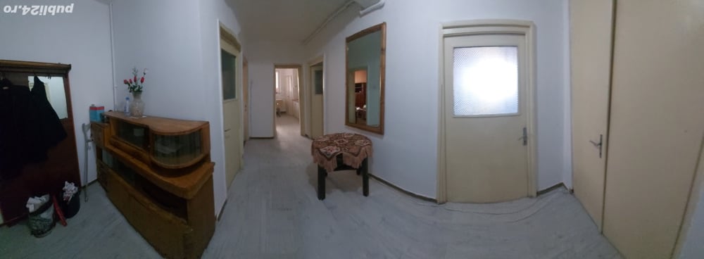 Apartament 4 camere de vânzare