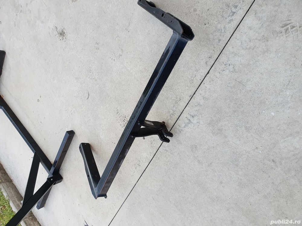 Suport pentru carlig remorcare Audi A6 C6 original.