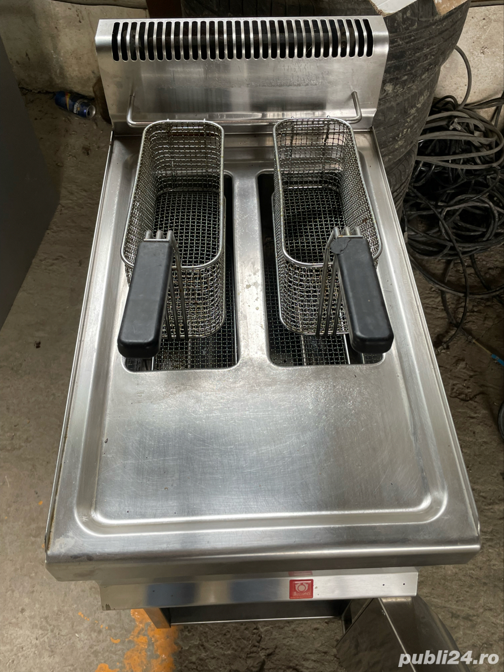 Friteuza profesionala Gaz BERTOS cu 2 cuve capacitate 7+7 l