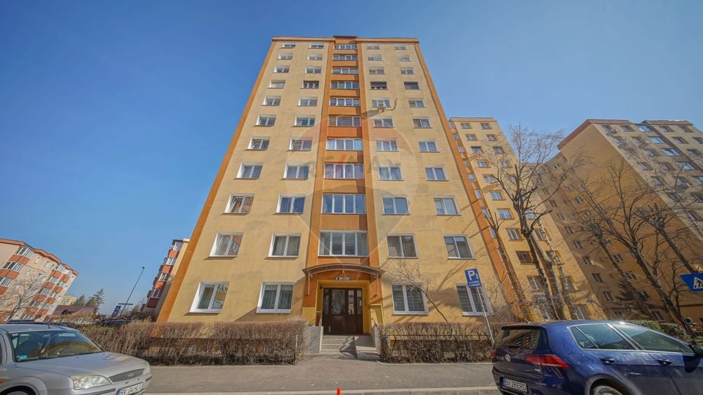 Apartament cu 3 camere de vânzare pe Mircea cel Batran