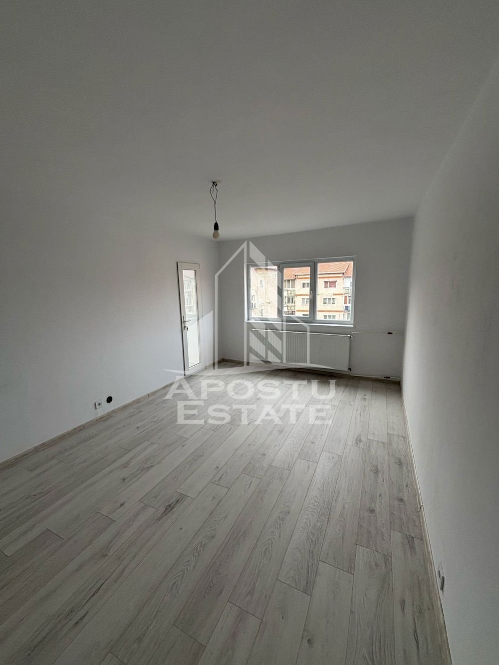 Apartament 2 camere, decomandat, renovat complet , zona Soarelui