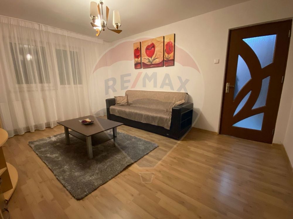 Apartament cu 4 camere de închiriat - 80 mp utili, Tractorul