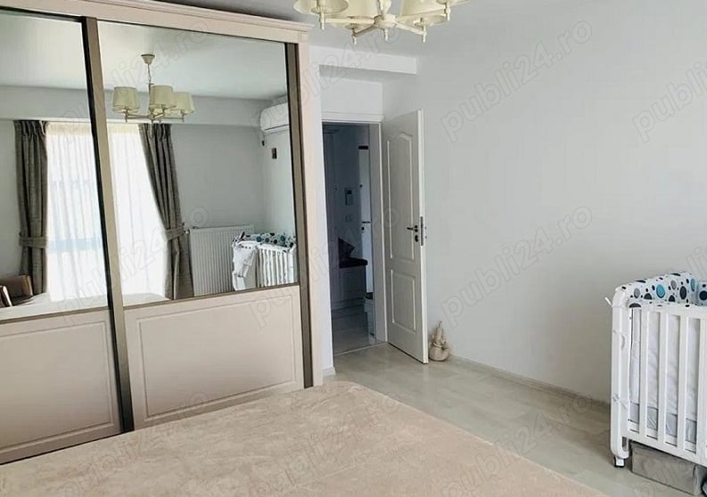 CENTRU inchiriez apartament 2 camere pe Blv Unirii ------------