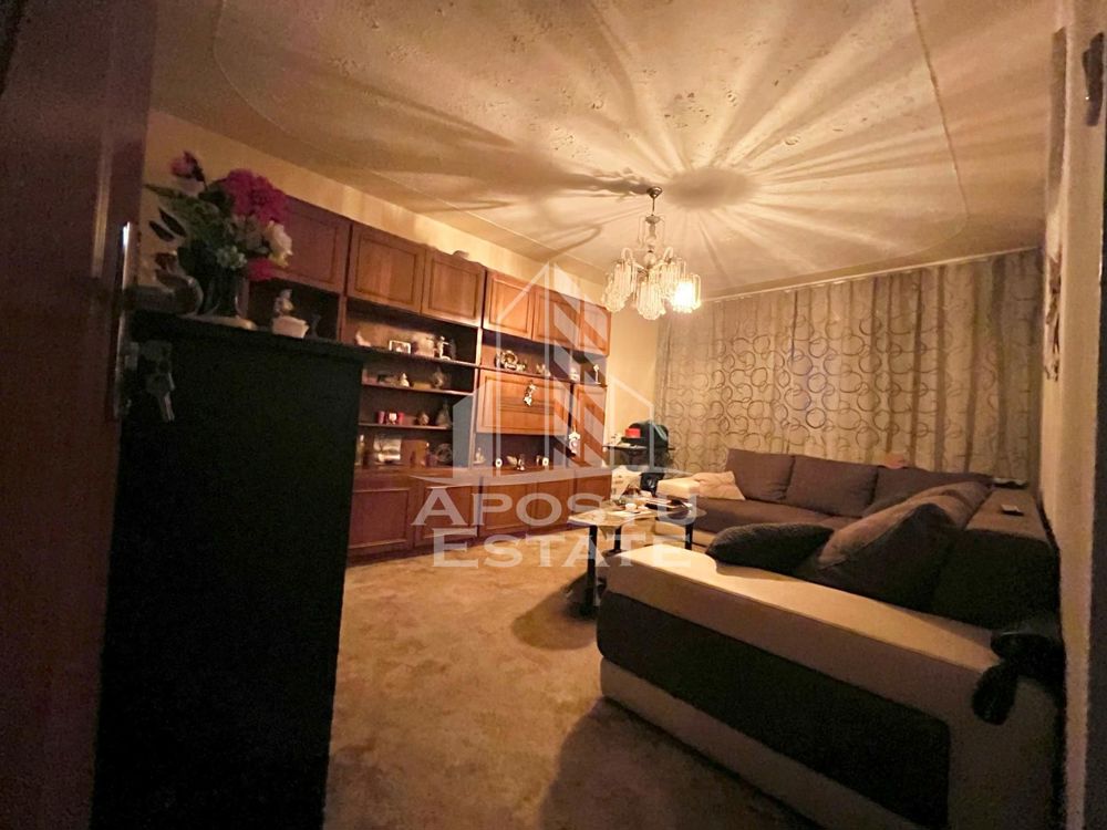 Apartament cu 2 camere, decomandat, situat in zona Soarelui