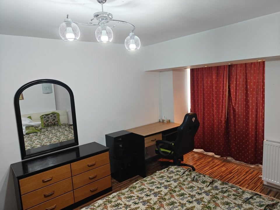 Apartament de 2 camere, 65 mp, decomandat, AC, zona Unirii