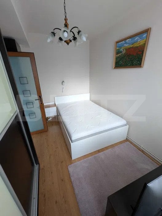 Apartament 2 camere, 40 mp, semidecomandat, P-ta Mihai Viteazu