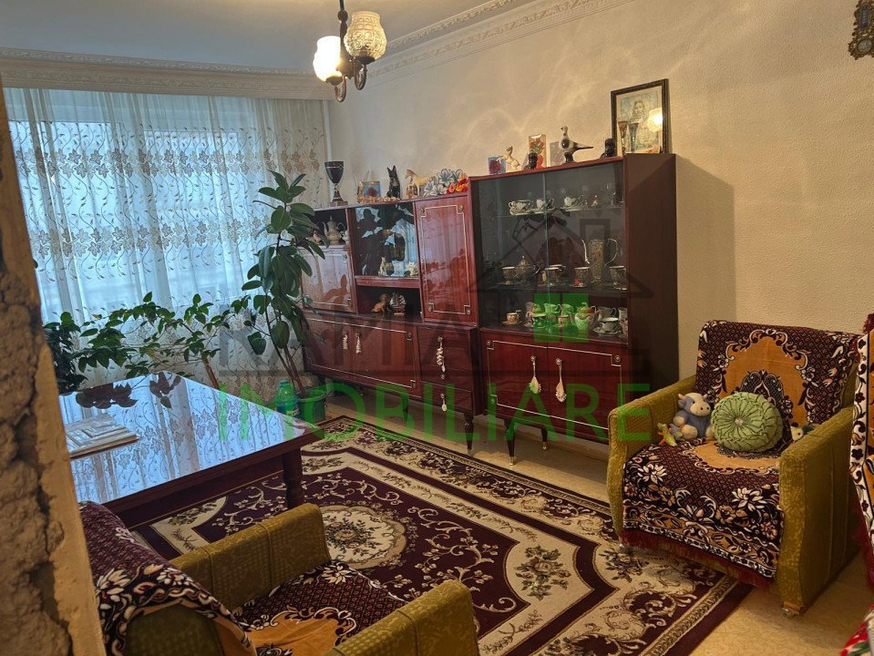 Apartament 2 camere de vanzare.