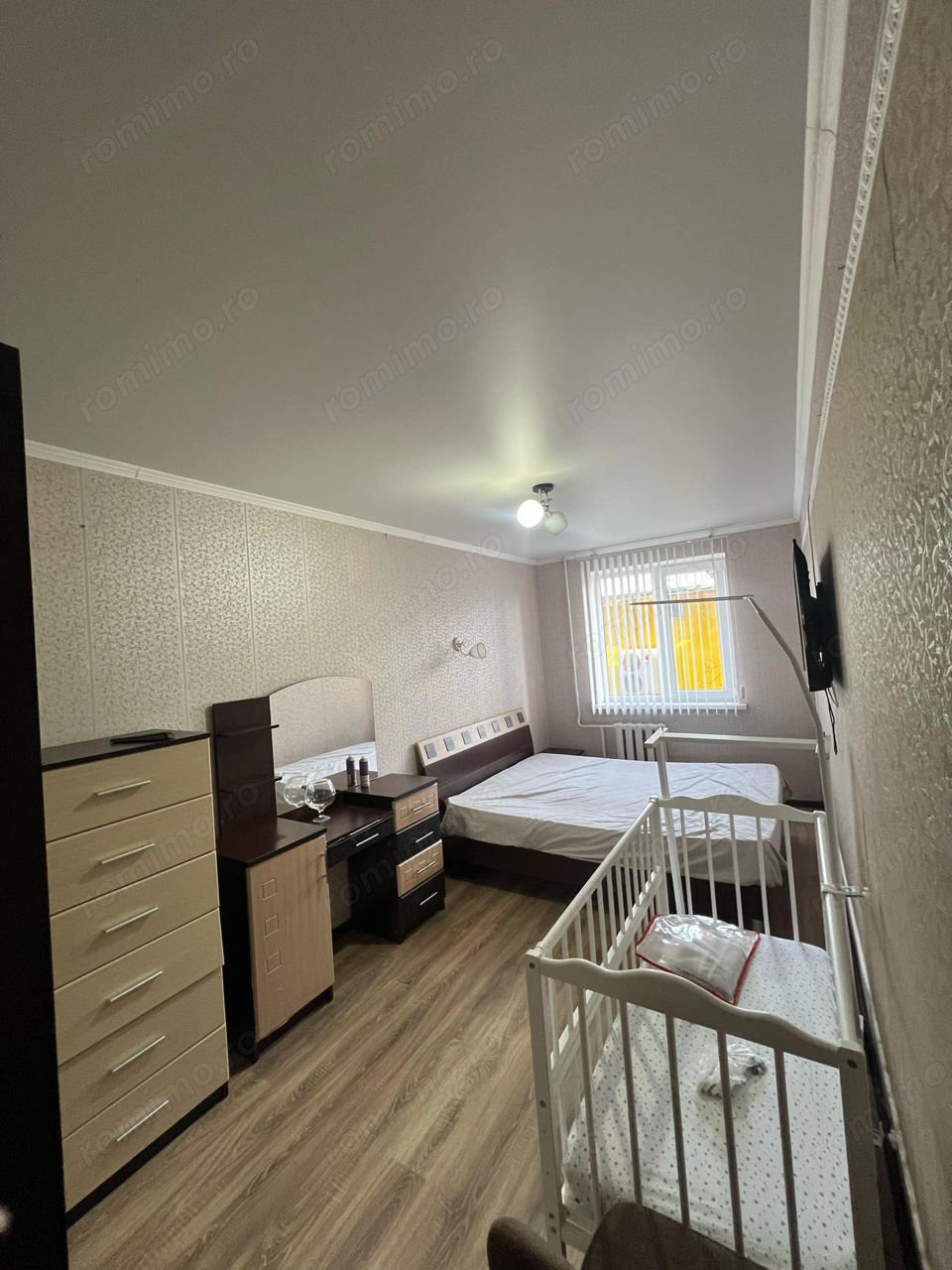 Apartament cu 3 camere in zona Buziasului