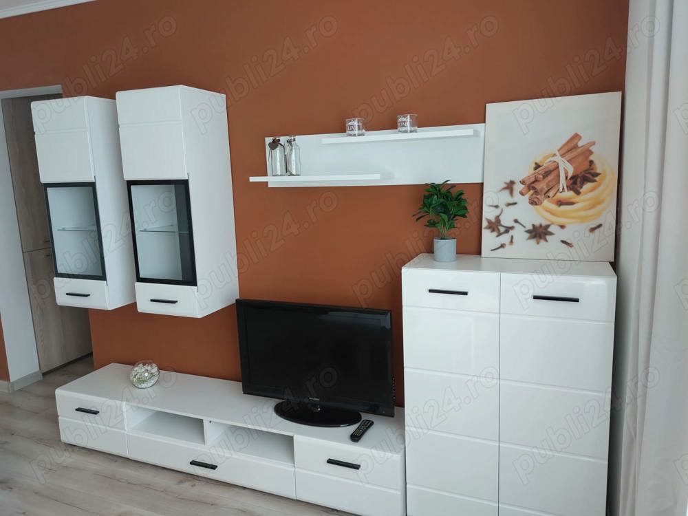 Proprietar inchiriez apartament central(Blv. Gheorghe Lazar)2 camere la 5 minute de centrul orasului