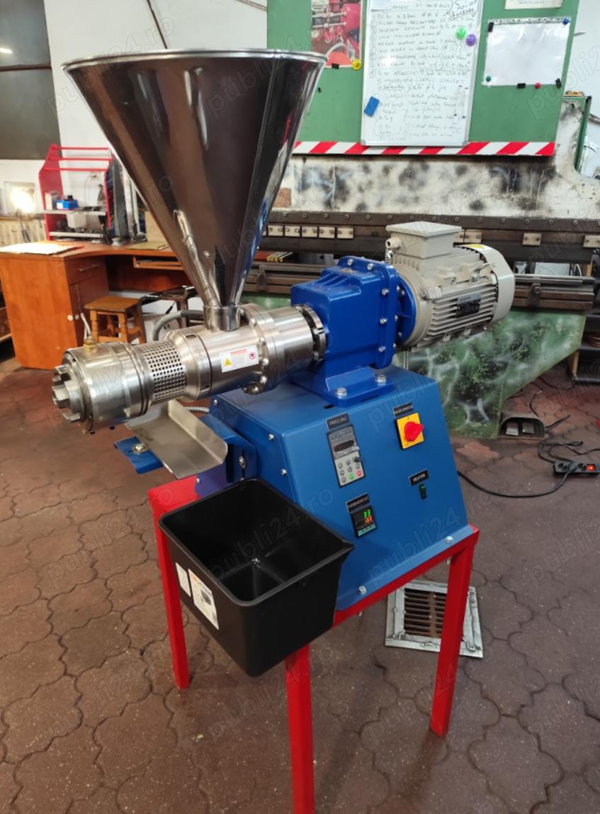 Presa ulei la rece 220V, 2.1Kw + panza filtrare