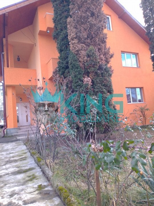 Casa duplex de inchiriat Baia Mare Horea Curte 2 Parcari 2 Balcoane