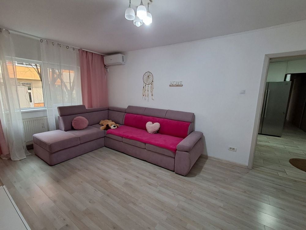 Apartament 3 camere decomandat, Zona Soarelui