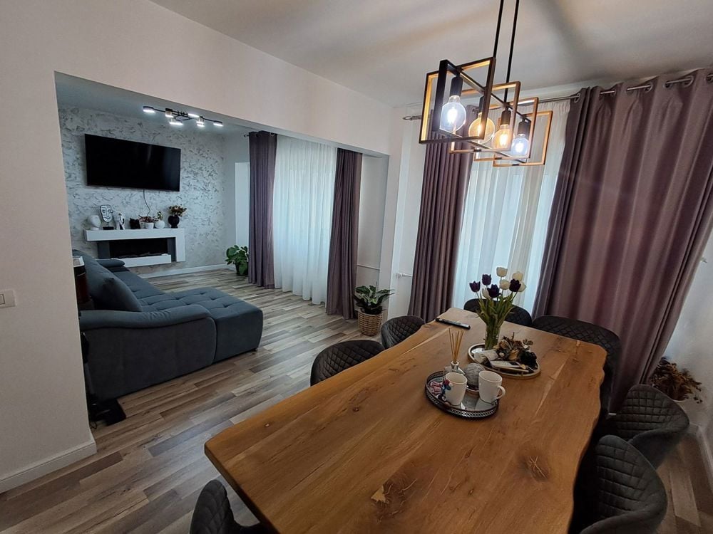 Apartament 3 Camere, Zona Soarelui