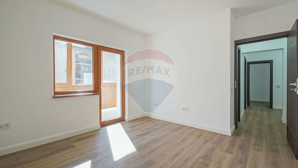 Apartament spațios de 3 camere de închiriat în Răcădău